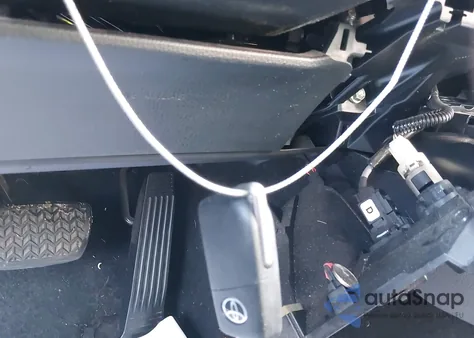 2020 Toyota Camry Le из США, поврежденный, VIN 4T1C11AK6LU318875